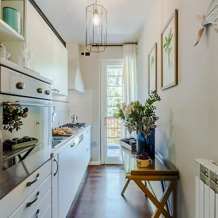 Seaside Apartment In The Heart Of Viareggio