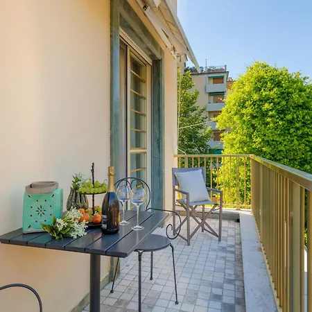 Seaside Apartment In The Heart Of Viareggio *