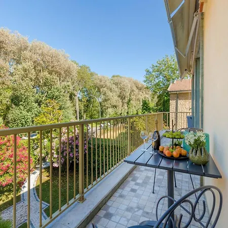 Seaside Apartment In The Heart Of Viareggio Viareggio